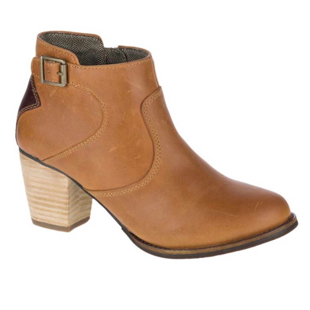 NWT CAT Footwear Tan Trestle Waterproof Ankle boot size 5.5